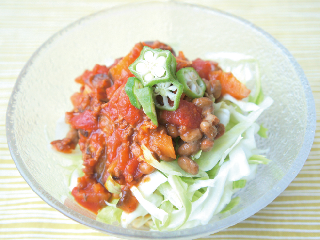 ざく切り野菜と納豆ナスのミートソース