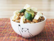 チーズときゅうりの浅漬け納豆ご飯