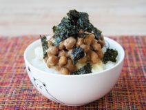 チーズかまぼこ納豆のりご飯