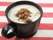 野菜と納豆の豆乳スープ