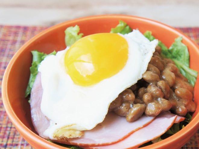 エッグ納豆ロースハムサラダ