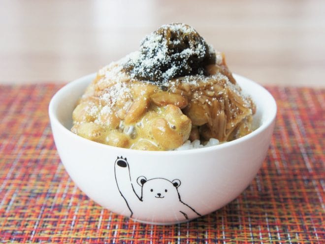 なめ茸とめかぶのチーズ納豆ごはん