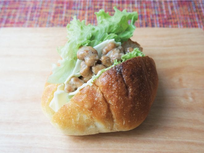 レタスチーズ納豆塩パン