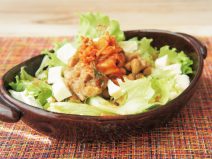 かつおオリーブオイルとキムチーズ納豆サラダ