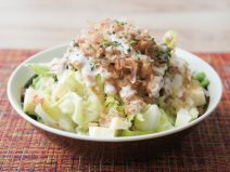 わさび鰹納豆モッツァレラチーズシーザーサラダ