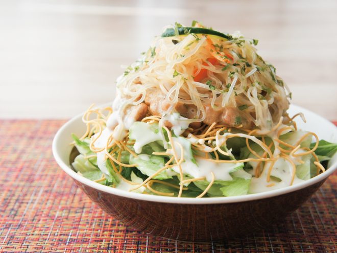 あおさ納豆パリパリ麺春雨シーザーサラダ