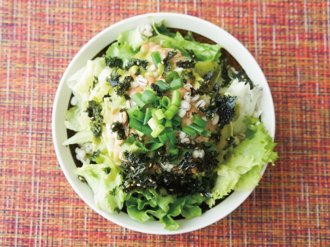 韓国のりネギもち麦納豆ルッコラサラダ