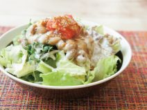 ねぎ油めんたい納豆シーザーサラダ