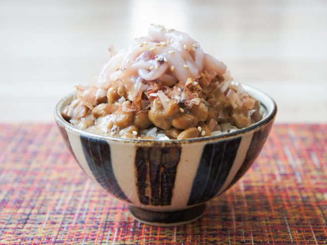 柚子イカの塩辛かつお納豆麦ご飯