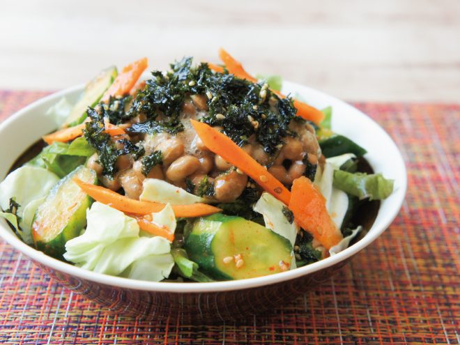 韓国のり納豆野菜のキムチ和えサラダ