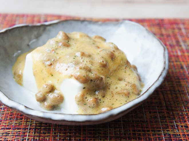 すりごま鰹青のり卵納豆かけ冷奴