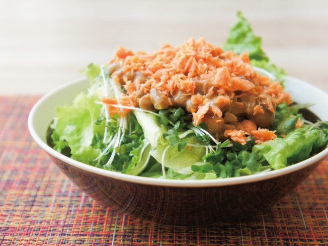 オリーブ島みかんスパイスしゃけ納豆サラダ