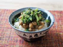 ごまワサビ大根菜納豆麦ごはん