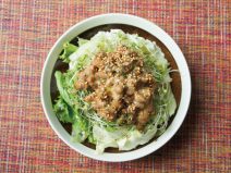 オリーブゴマわさび納豆ブロッコリースプラウトサラダ