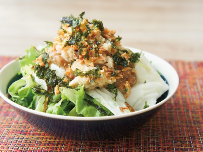 オリーブこしょう卯の花フライドオニオン納豆サラダ　