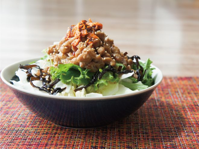 食べるラー油しそ昆布納豆和風サラダ