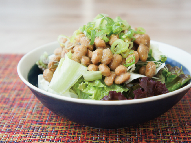 オリーブわさび塩納豆ブロッコリースプラウトサラダ