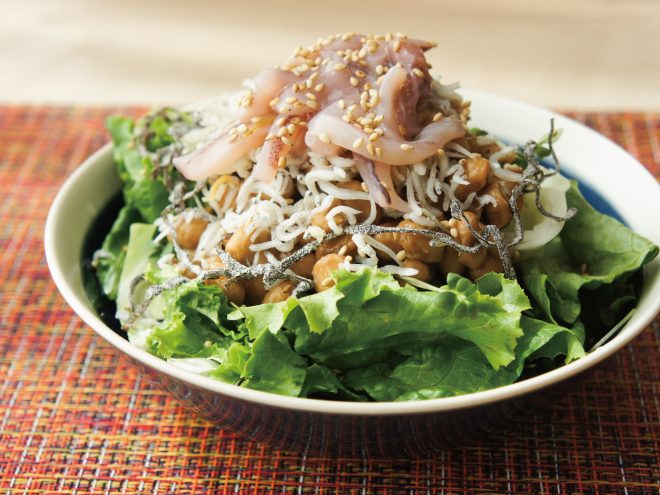 いかの塩辛じゃこ納豆塩昆布サラダ