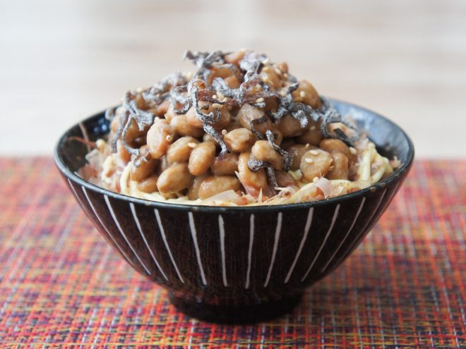 塩昆布かつおマヨ納豆麦ごはん