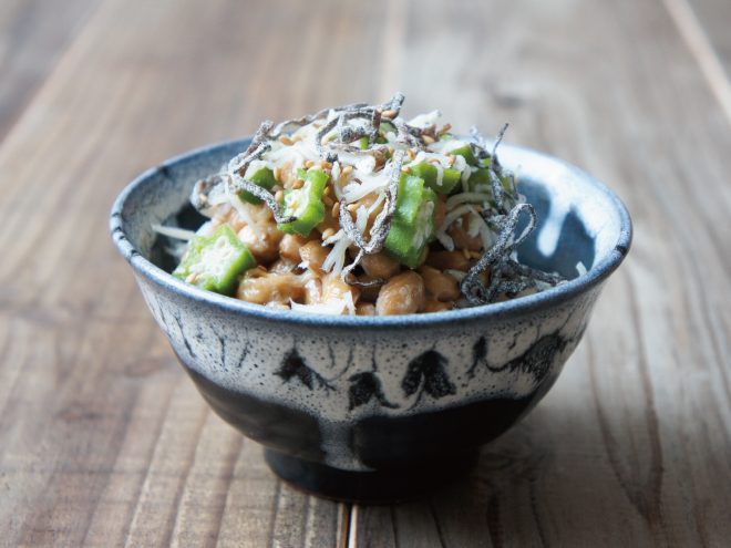 じゃこオクラ塩昆布納豆麦ごはん