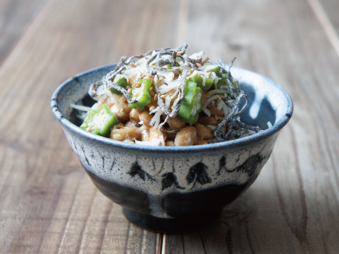 じゃこオクラ塩昆布納豆麦ごはん
