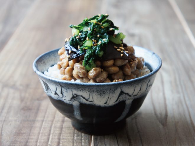 大根菜きくらげ納豆麦ごはん
