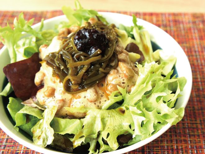 ブルーベリージャムとめかぶ納豆サラダ 竹之下フーズの納豆レシピ