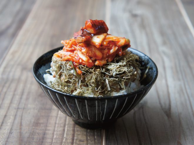 昆布じゃこタコキムチ納豆麦ごはん