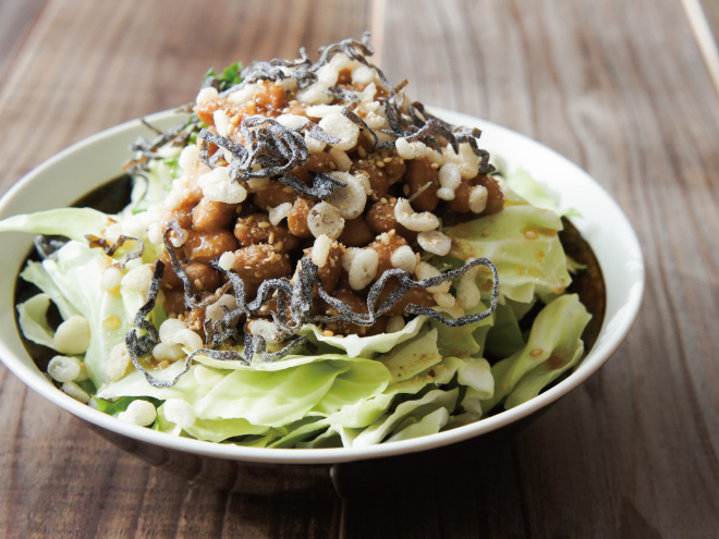 ゆずごま天かす塩昆布納豆サラダ