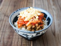 穂先メンマキムチ納豆麦ごはん