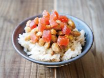 オリーブ生ハムスパイス納豆麦ごはん