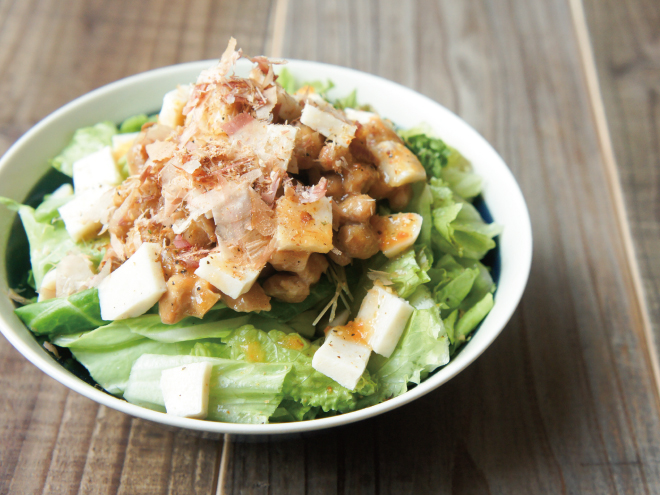 にんじんスパイスかつお納豆チキンサラダ