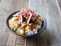 スモークタン麻婆豆腐納豆麦ごはん