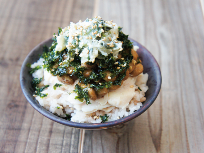 韓国海苔わさび粕漬納豆チキン麦ごはん