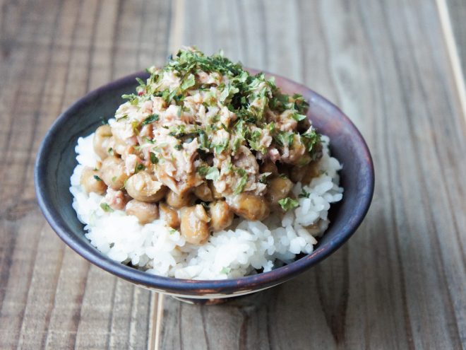 あおさシーチキン胡麻ドレ納豆麦ごはん