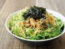 しその実わかめ納豆パリパリ麺サラダ