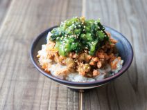 オリーブ野沢菜こんぶ鮭納豆麦ごはん