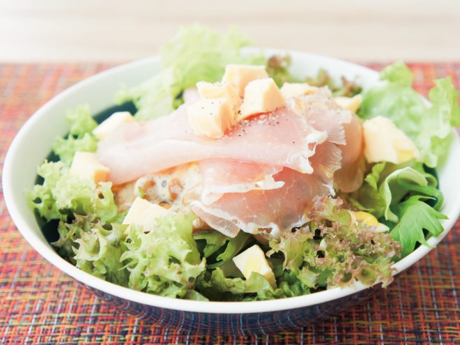 納豆生ハムチーズサラダ