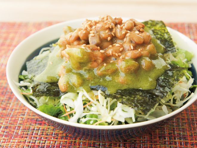 韓国海苔とルッコラしらす納豆サラダ