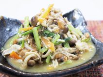 きのこと小松菜の梅納豆炒め
