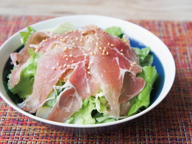 熟成黒豚生ハム納豆ごまサラダ