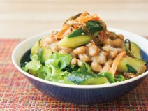 納豆ときゅうりとにんじん漬けサラダ