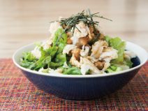 蒸し鶏のり納豆トリュフサラダ