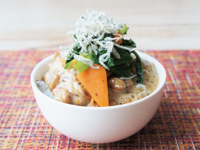 にんじんと小松菜のバター醤油納豆ご飯