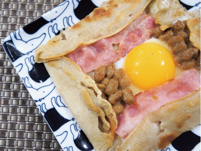 納豆ベーコンエッグガレット