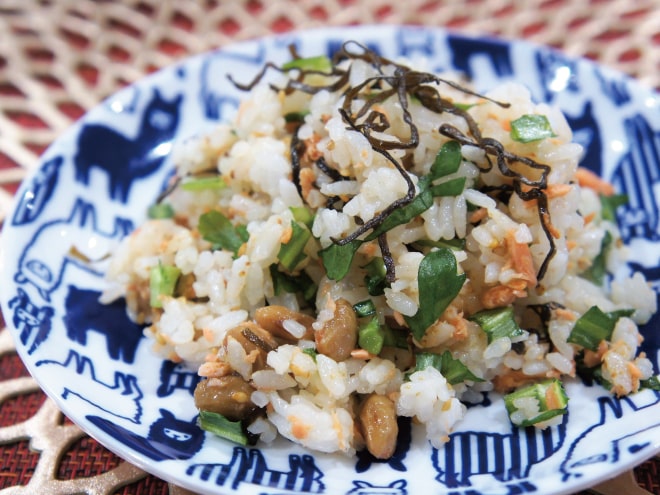 鮭と納豆と春菊の混ぜご飯
