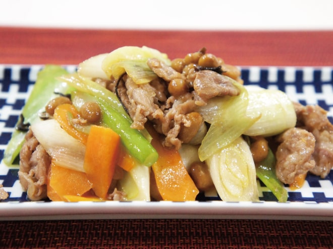 白ネギと豚肉の塩昆布納豆炒め