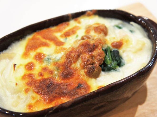 ほうれん草と納豆のショートパスタグラタン