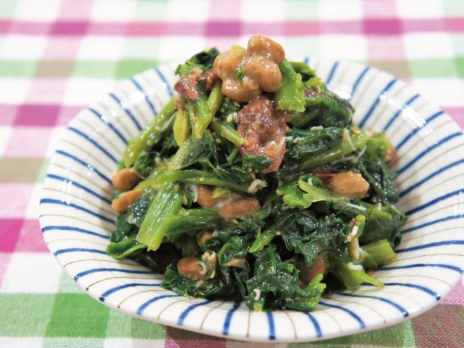 揚げシラスとほうれん草の納豆梅和え