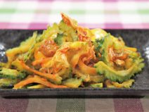 キムチとゴーヤの納豆チーズ